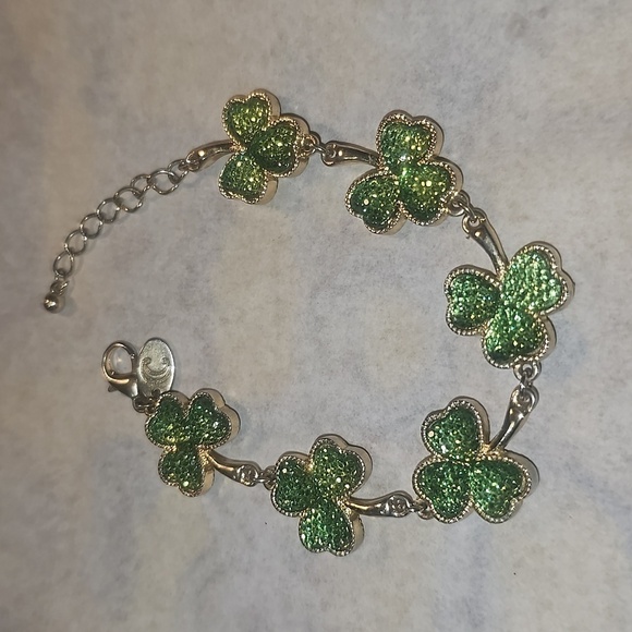 C Jewelry - Sparkling Stamped Shamrock Bracelet 🍀
